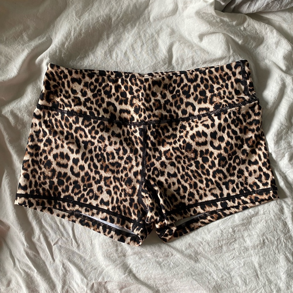 NEW Savage spandex shorts leopard size medium